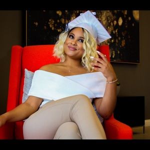 Meet your Posher, Akira